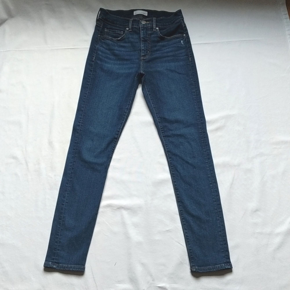 Loft High Waist Skinny Denim in a Dark wash size 26.